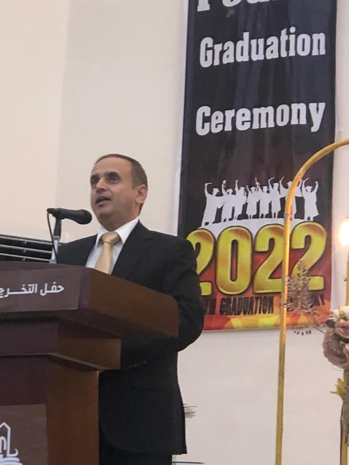 وزير التعليم العالي يكرم أوائل طلاب جامعة العادل في العاصمة عدن